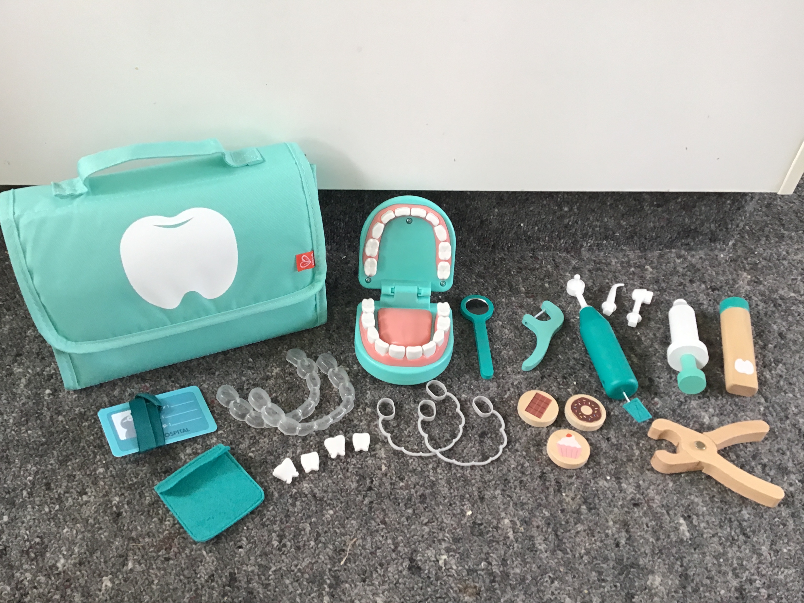 Hape Super Dental Clinic Set