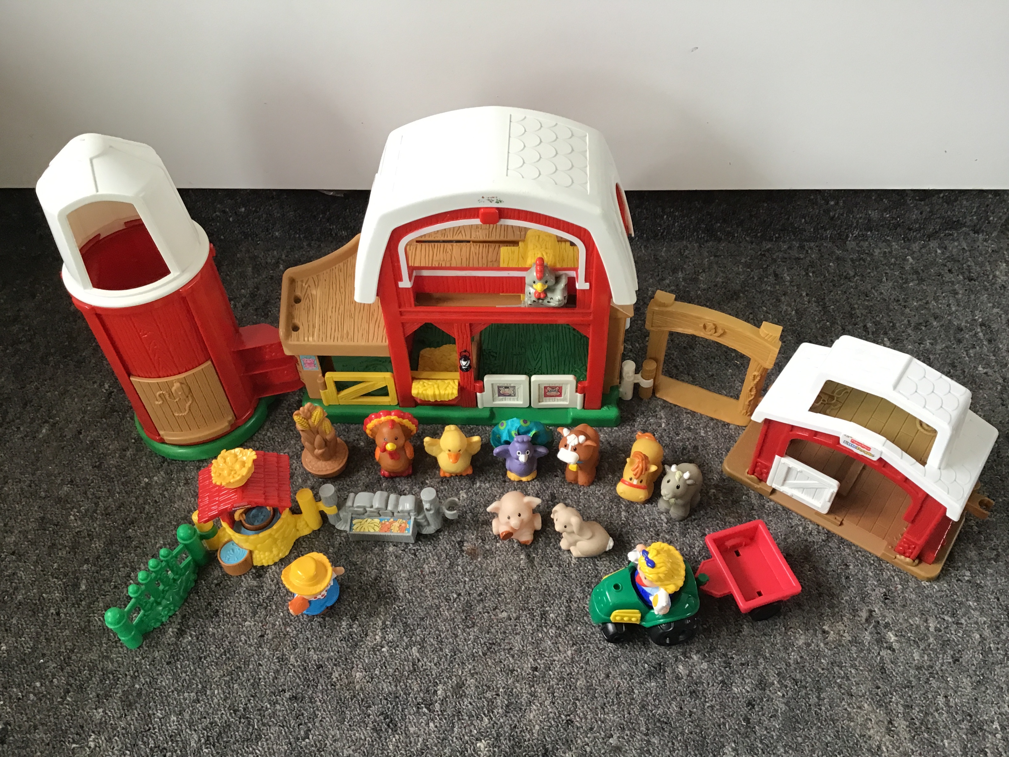 Little People Barn & Silo
